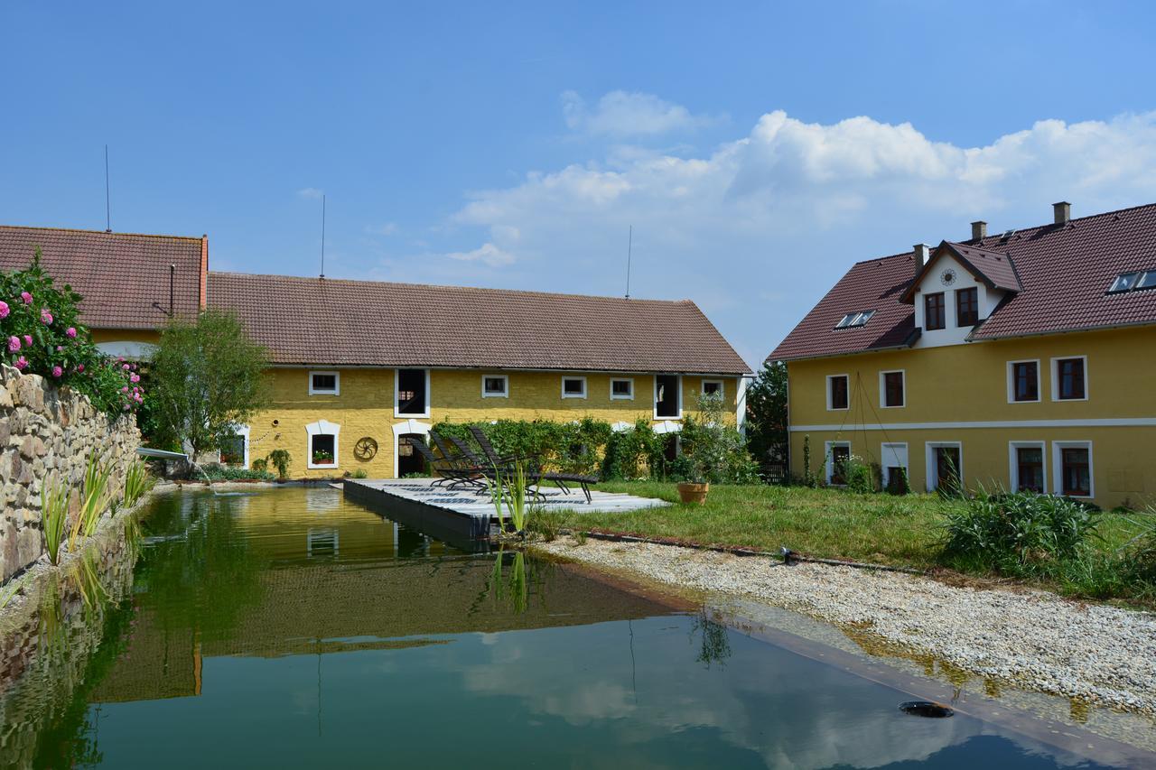 Statek Luníkov Villa Zizice Exterior foto