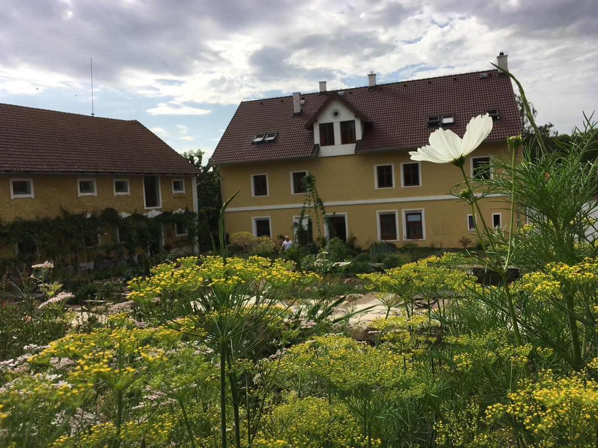 Statek Luníkov Villa Zizice Exterior foto